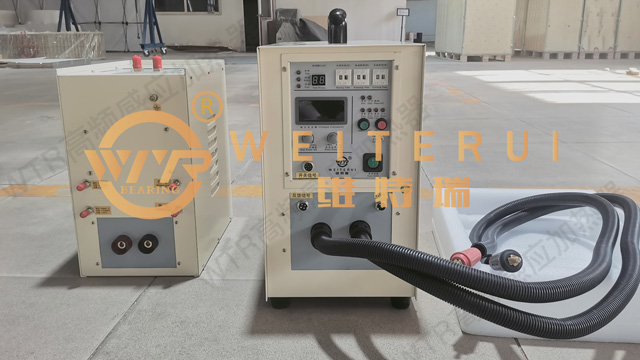 高頻水冷感應加熱器匹配自動化齒圈安裝-漢東工業
